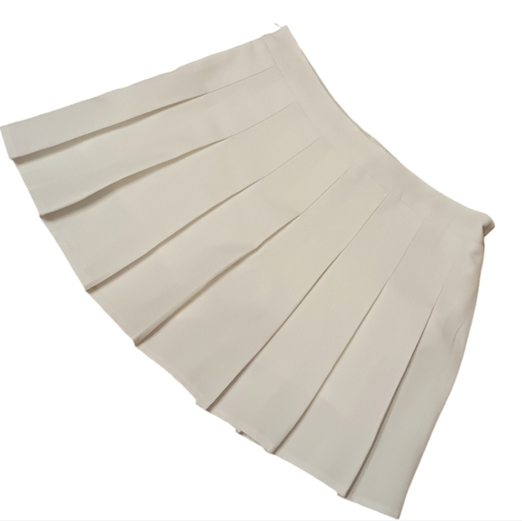 Fashion & DYT White Pleated Skort Ladies LARGE Tennis Golf Mean Girls Style READ - Picture 1 of 3